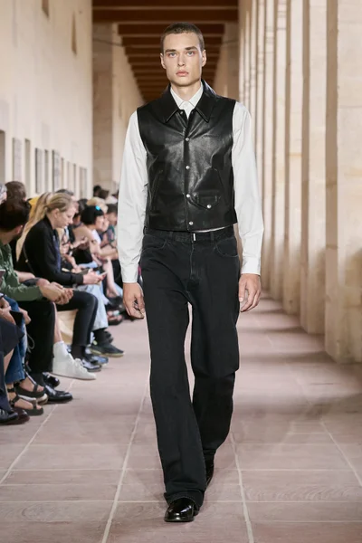 Look 39